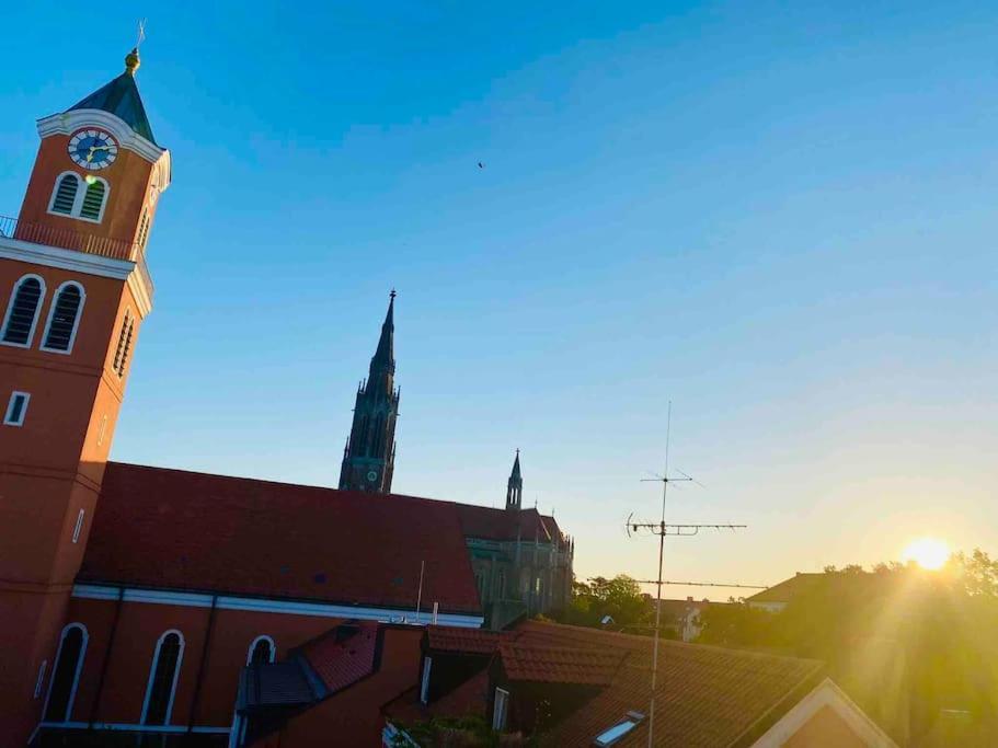 Helle, Grosse, Zentrale Mit Balkon München