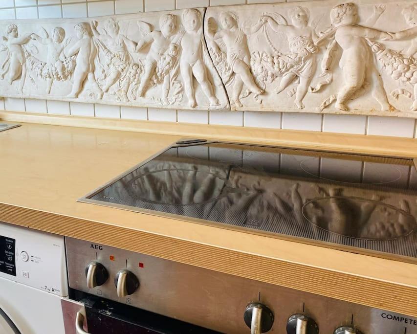 Apartment Helle, Grosse, Zentrale Mit Balkon *