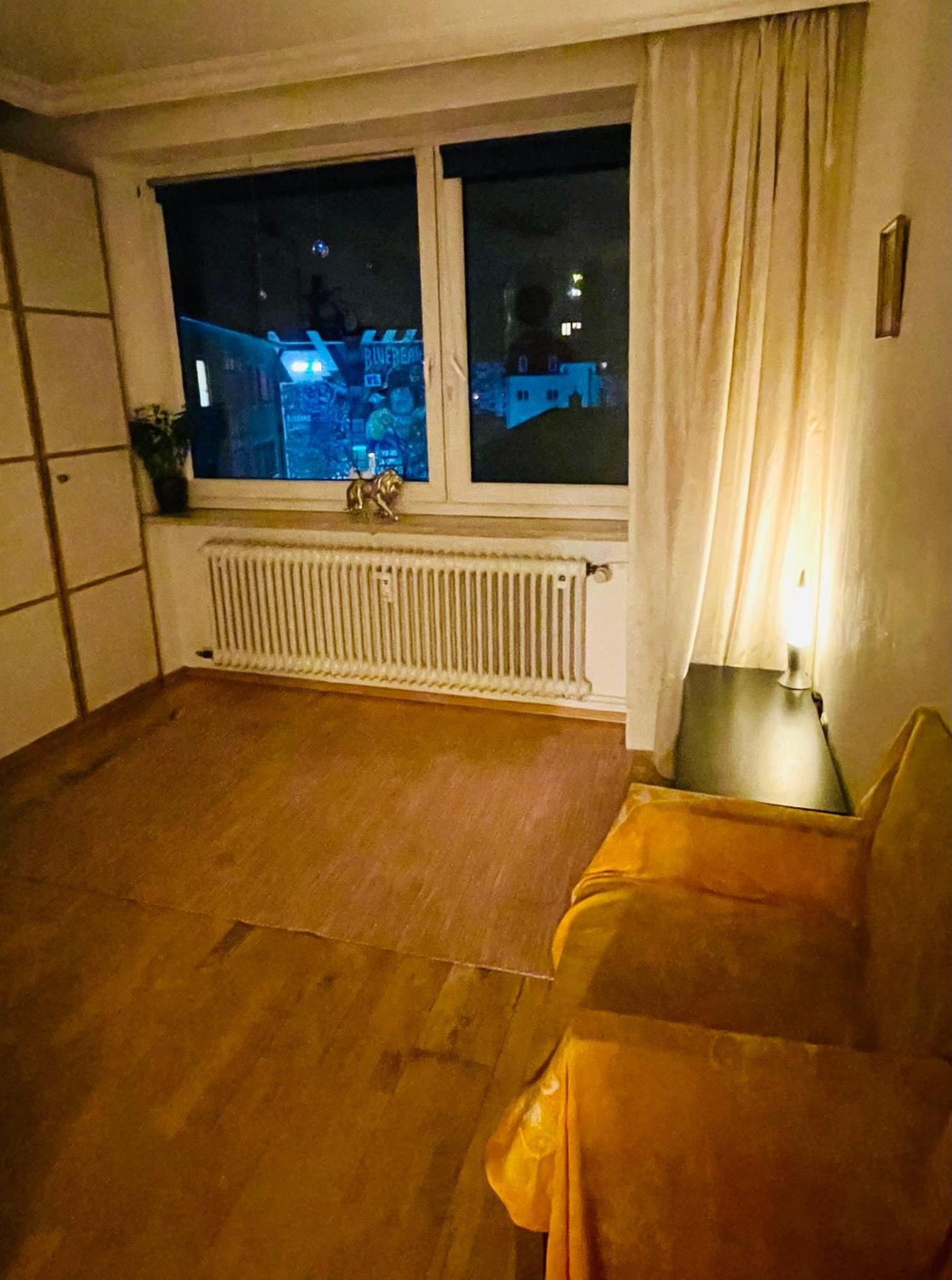 Helle, Grosse, Zentrale Mit Balkon Appartement