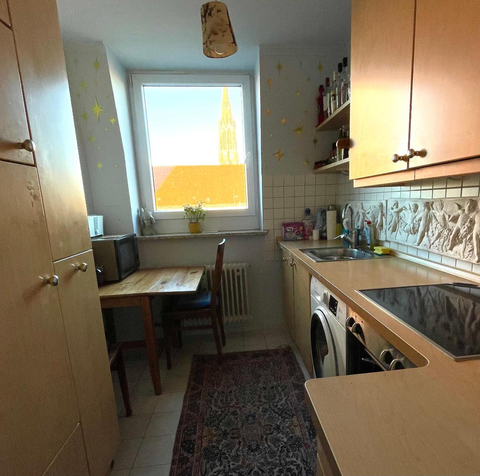 Appartement Helle, Grosse, Zentrale Mit Balkon