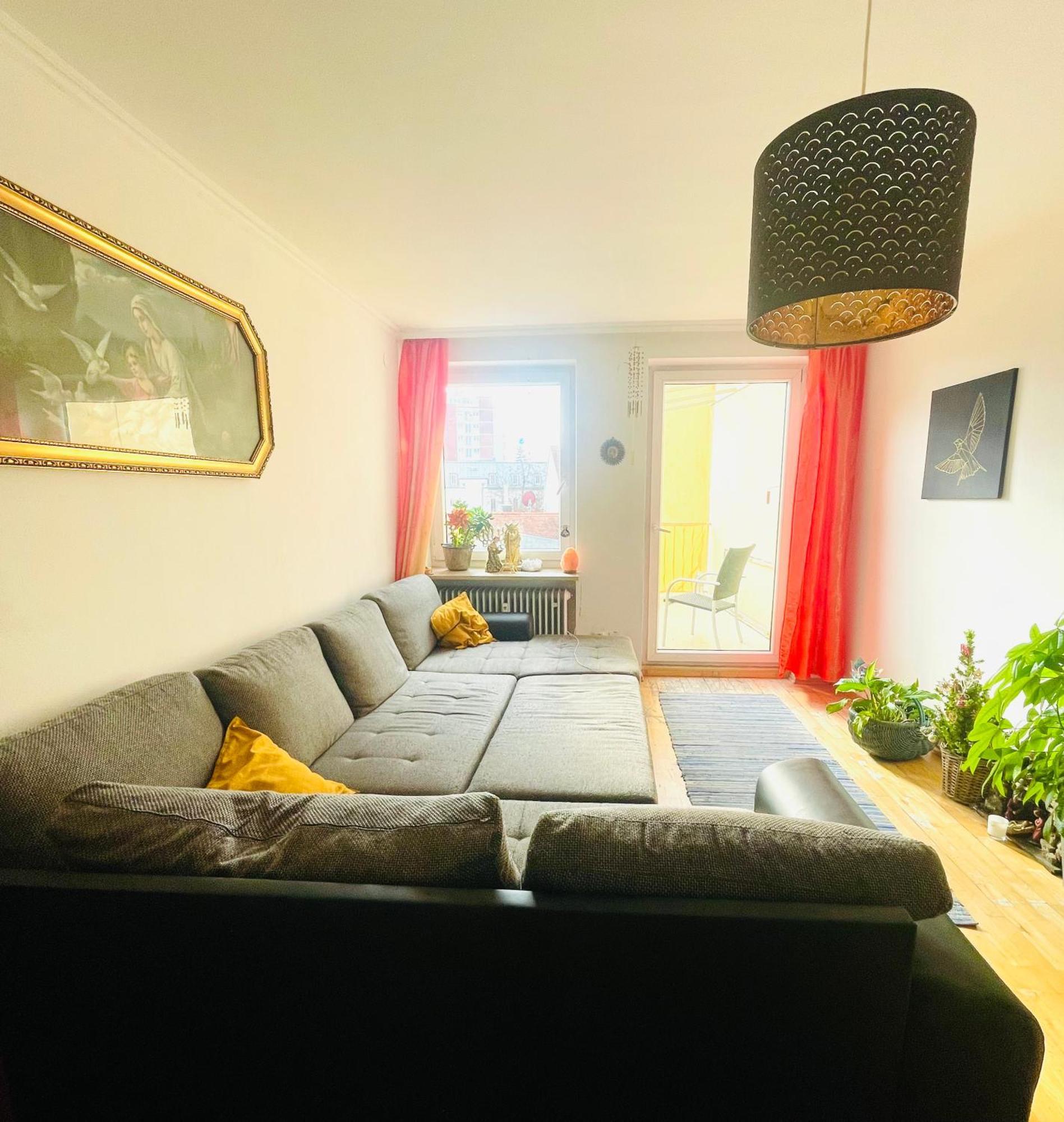 Apartment Helle, Grosse, Zentrale Mit Balkon